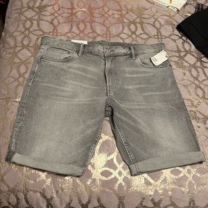 BRAND NEW Grey H&M slim fit jean shorts sized 38
